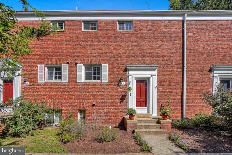1919 N Quaker Ln, Alexandria, VA 22302