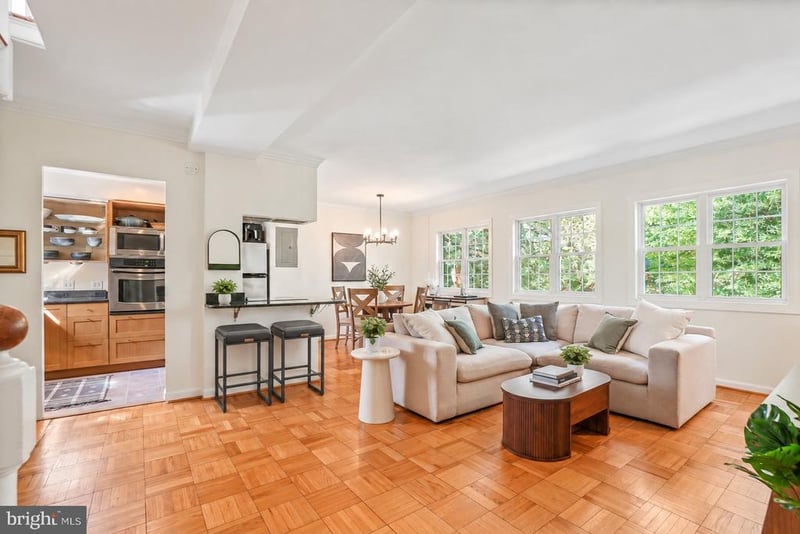 1919 N Quaker Ln, Alexandria, VA 22302
