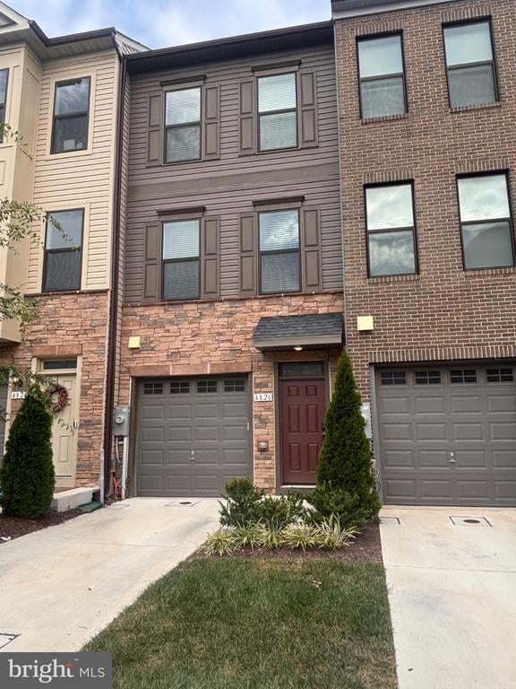 4826 Vista Glen Ln, Lanham, MD 20706