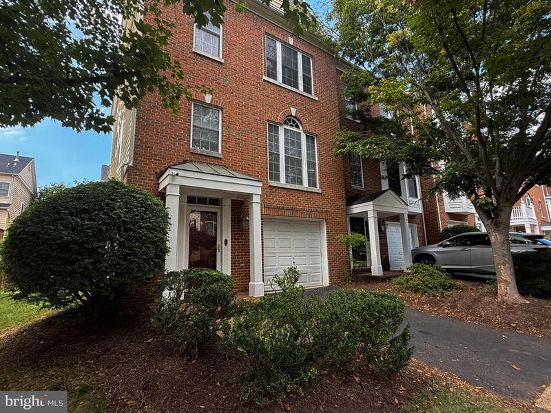4228 Lower Park Dr, Fairfax, VA 22030
