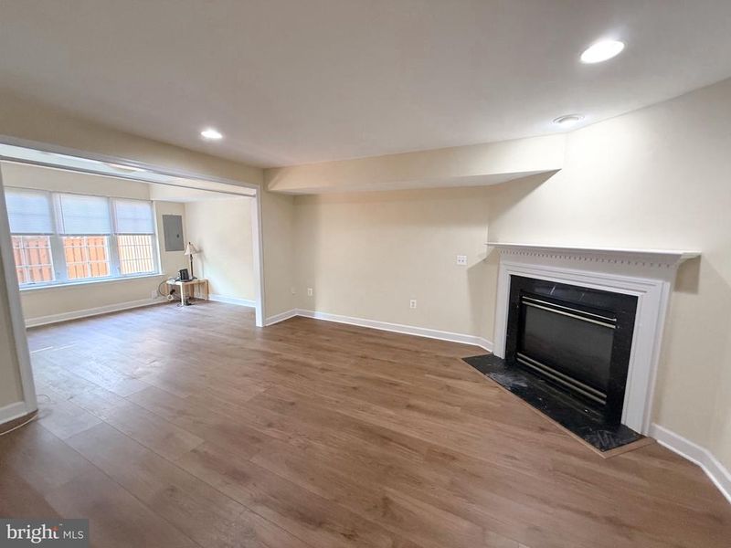 4228 Lower Park Dr, Fairfax, VA 22030