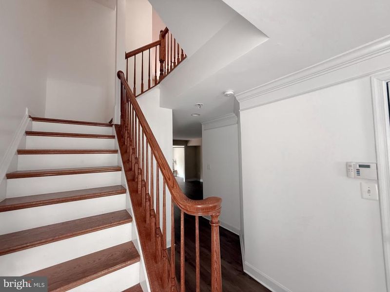 4228 Lower Park Dr, Fairfax, VA 22030