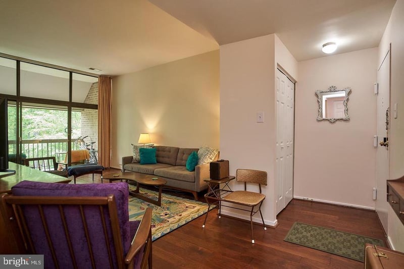 1650 Parkcrest Cir #300, Reston, VA 20190
