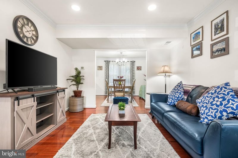 8252 Getty Ct, Springfield, VA 22153