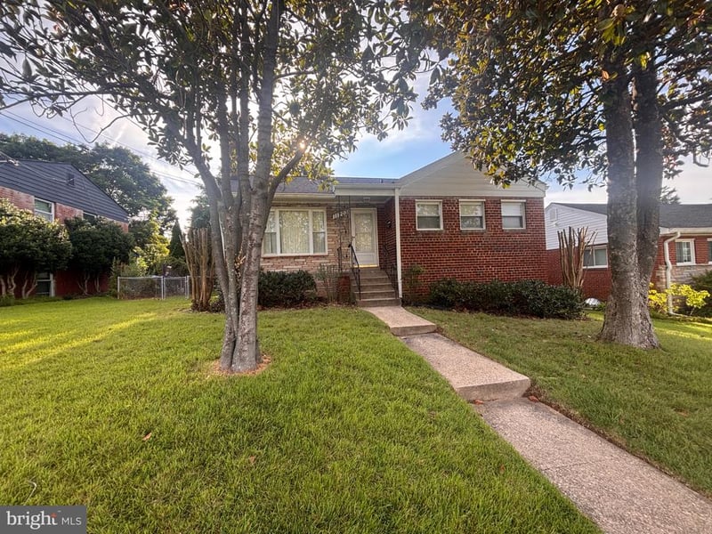 11203 Dodson Ln, Silver Spring, MD 20902
