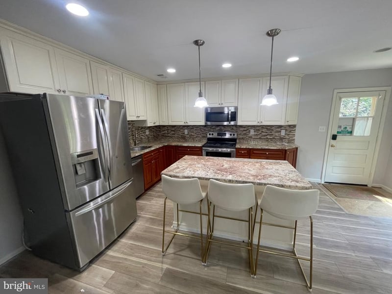 9609 Barkston Ct, Rockville, MD 20850