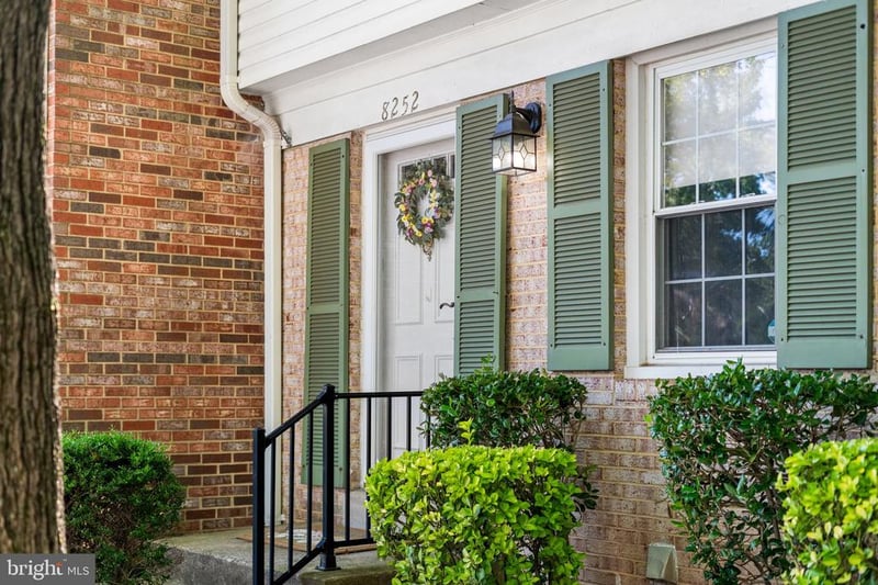 8252 Getty Ct, Springfield, VA 22153