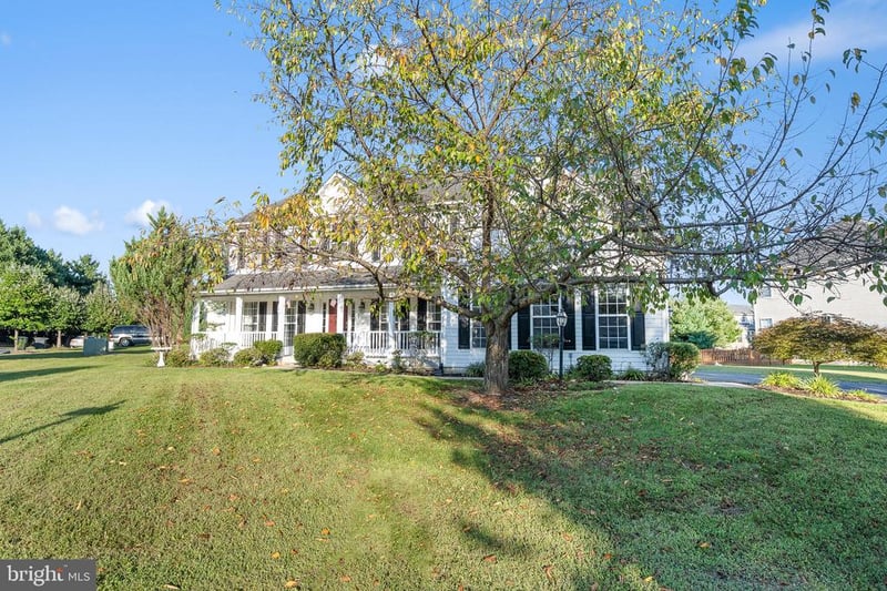 38 Houser Dr, Lovettsville, VA 20180