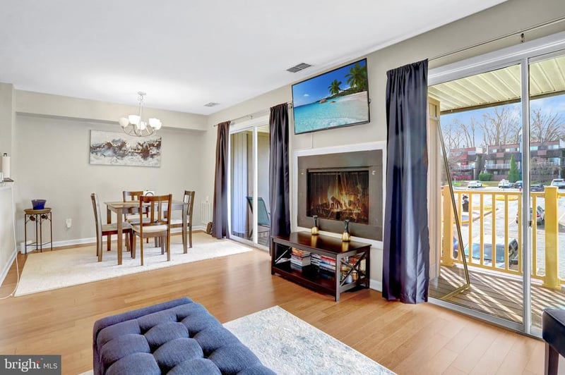 3940 Woodhue Pl #18, Alexandria, VA 22309
