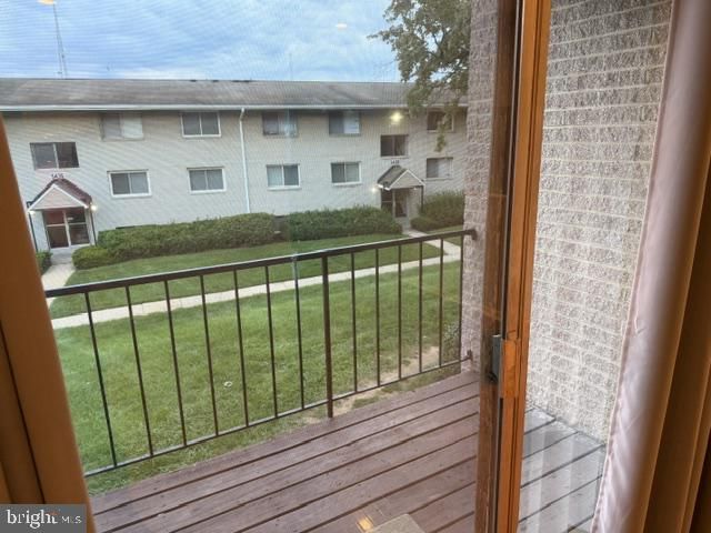 5424 85th Ave #102, Hyattsville, MD 20784