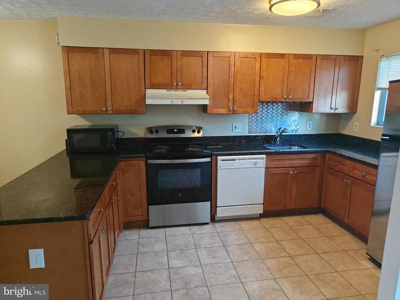 15245 Coachman Ter, Woodbridge, VA 22191