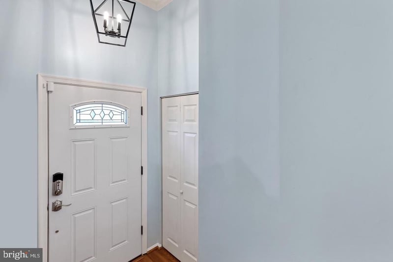 7033 Solomon Seal Ct, Springfield, VA 22152