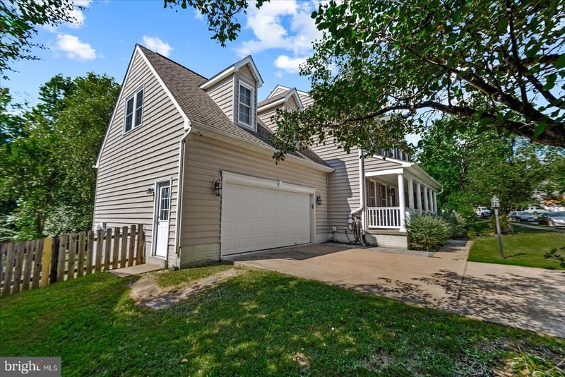 30 Country Manor Dr, Fredericksburg, VA 22406