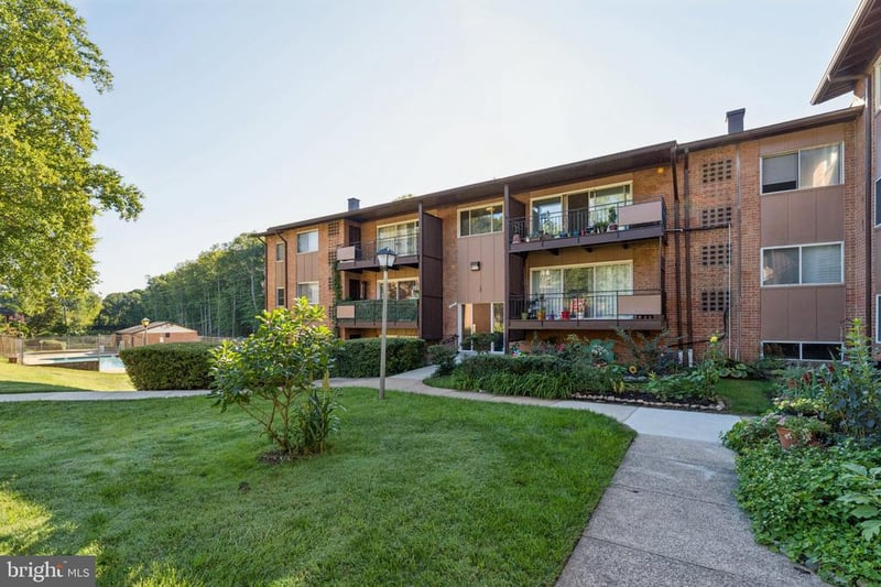 10165 Fair Woods Dr #213, Fairfax, VA 22030
