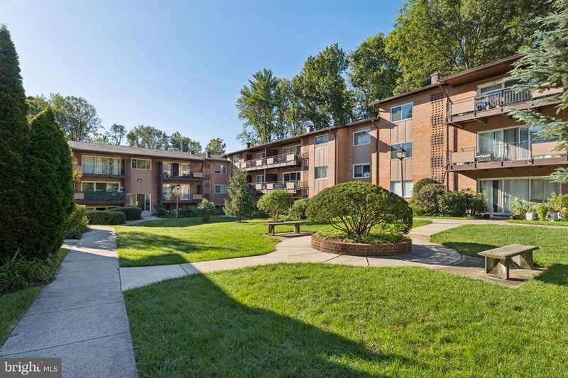 10165 Fair Woods Dr #213, Fairfax, VA 22030
