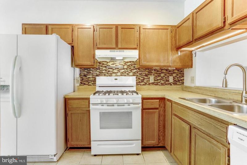 7170 Westfield Ct, Alexandria, VA 22306