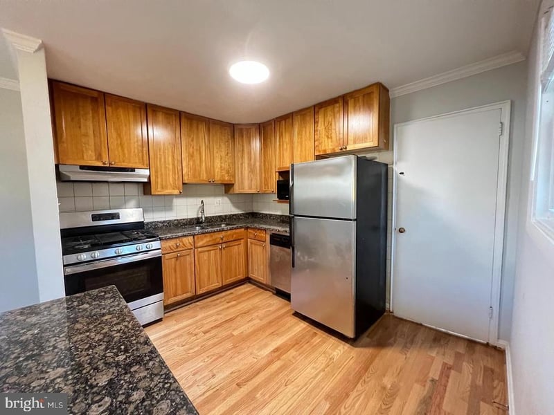 11812 Timber Ln, Rockville, MD 20852