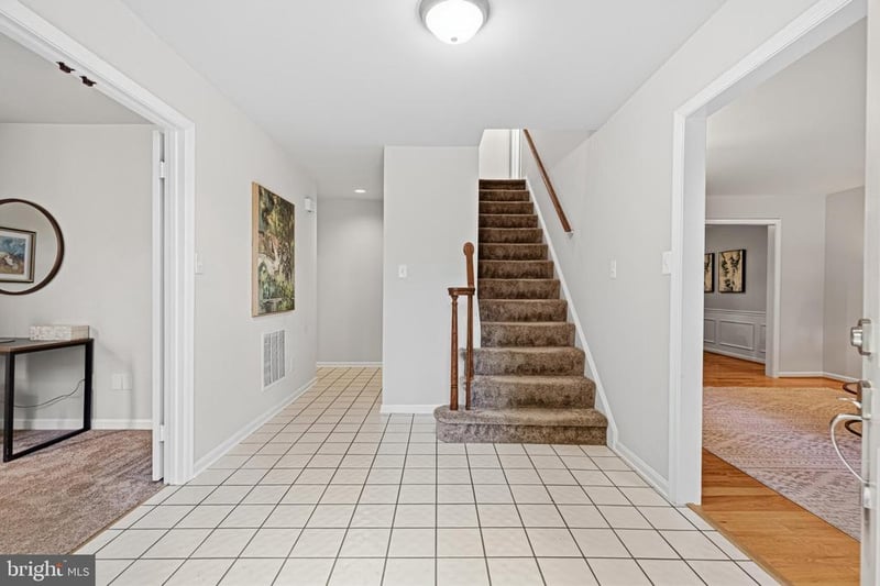 1102 Bettstrail Way, Rockville, MD 20854