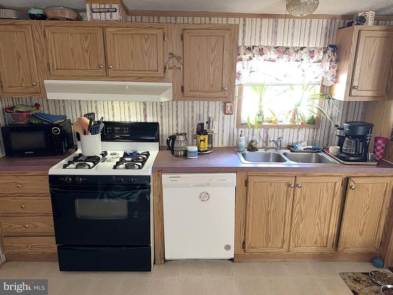 140 Patuxent Mobile Est, Lothian, MD 20711