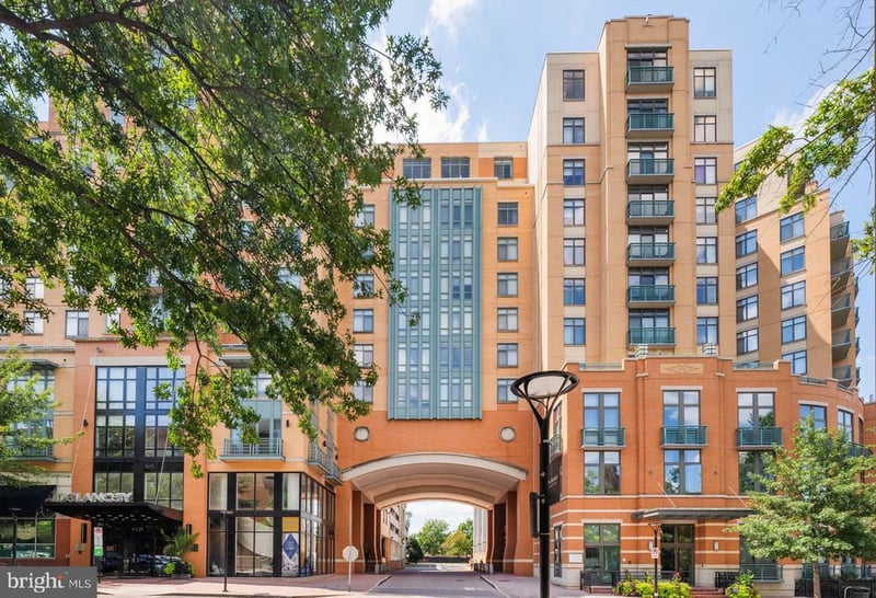 2720 S Arlington Mill Dr #912, Arlington, VA 22206