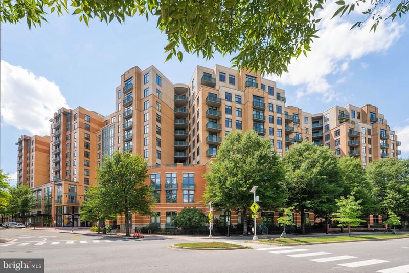 2720 S Arlington Mill Dr #912, Arlington, VA 22206