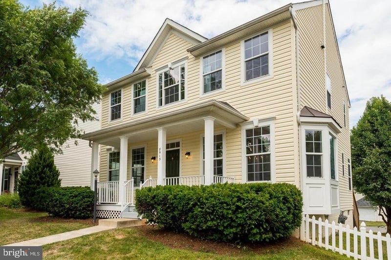 8913 Yellowleg Ct, Gainesville, VA 20155