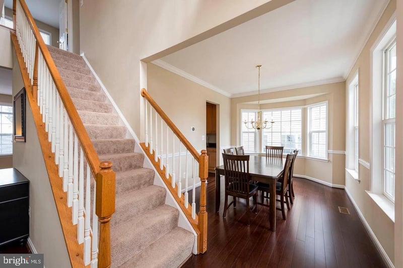 8913 Yellowleg Ct, Gainesville, VA 20155