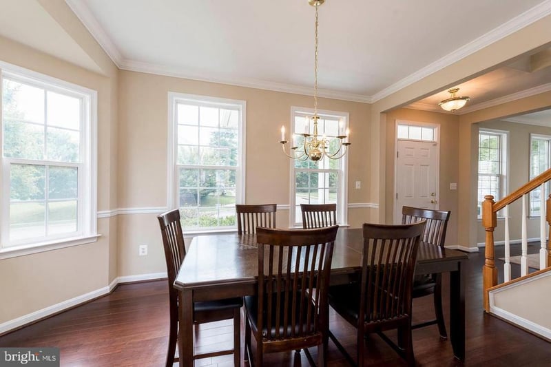 8913 Yellowleg Ct, Gainesville, VA 20155