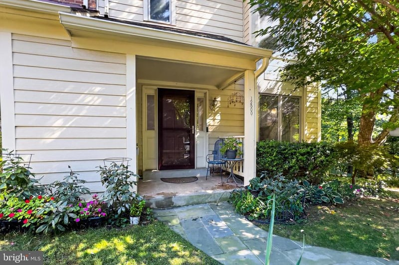 12500 N Lake Ct, Fairfax, VA 22033