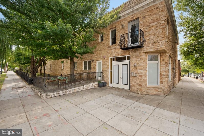 936 Madison St NW #201, Washington, DC 20011