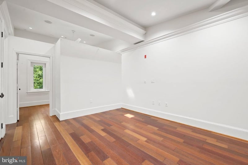 936 Madison St NW #201, Washington, DC 20011