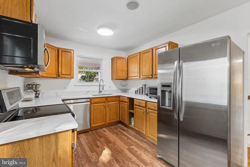 12617 Valleywood Dr, Woodbridge, VA 22192