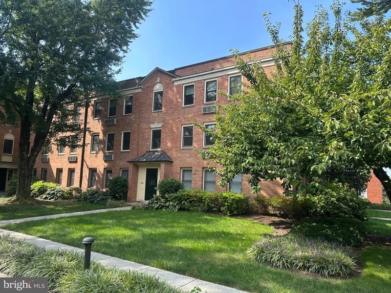 4824 Chevy Chase Dr #302, Chevy Chase, MD 20815