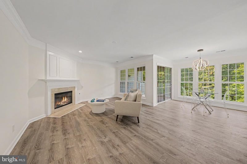 9254 Cardinal Forest Ln #302, Lorton, VA 22079