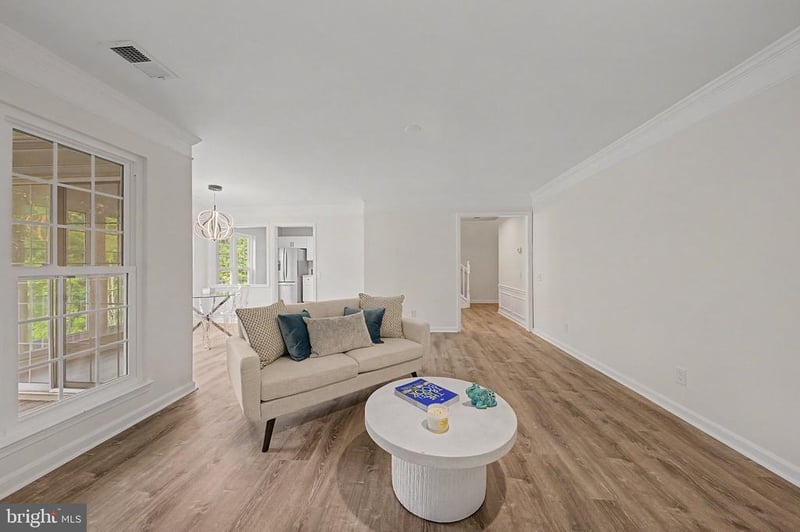 9254 Cardinal Forest Ln #302, Lorton, VA 22079