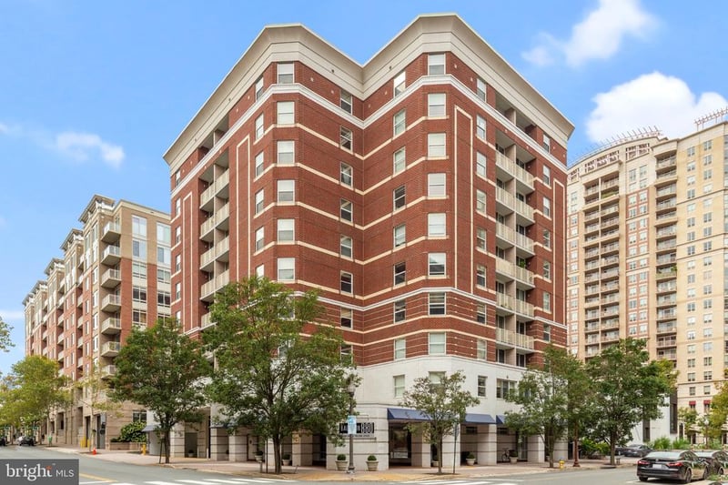 880 N Pollard St #406, Arlington, VA 22203