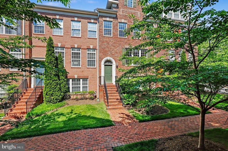 8046 Reserve Way, Vienna, VA 22182