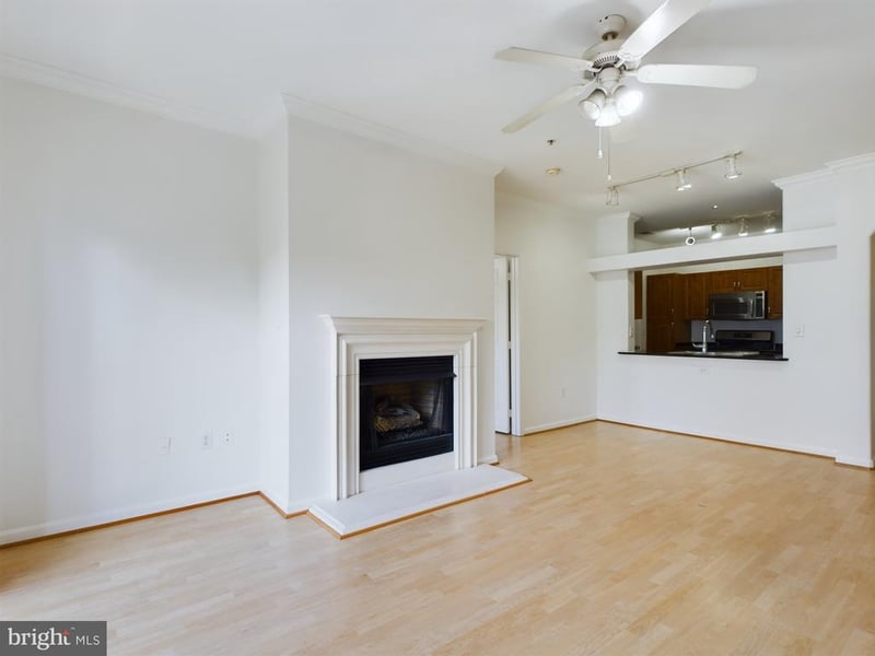 12957 Centre Park Cir #202, Herndon, VA 20171
