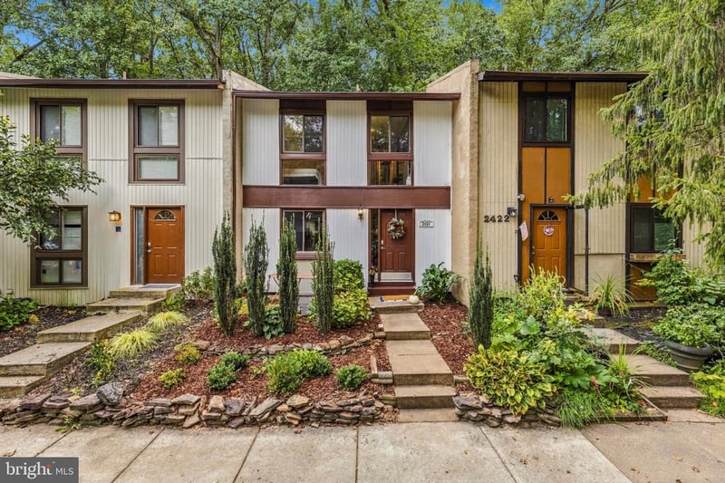 2424 Cloudcroft Sq, Reston, VA 20191