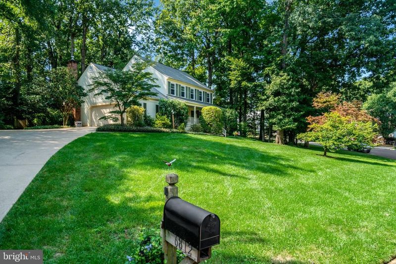 6812 Bluecurl Cir, Springfield, VA 22152