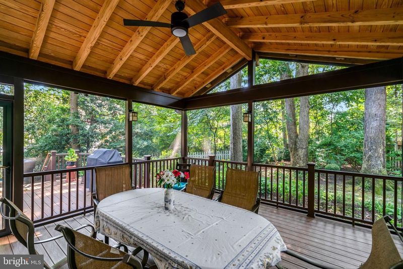 6812 Bluecurl Cir, Springfield, VA 22152