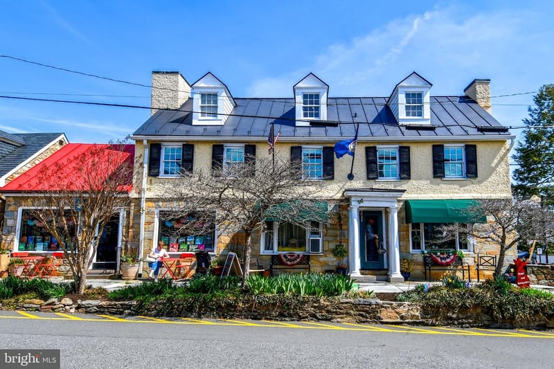 17 S Madison St, Middleburg, VA 20117