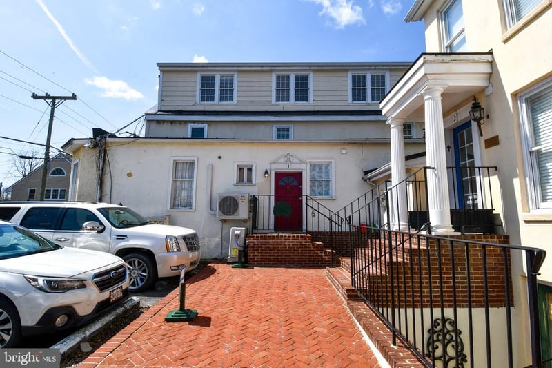 17 S Madison St, Middleburg, VA 20117