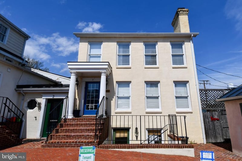 17 S Madison St, Middleburg, VA 20117