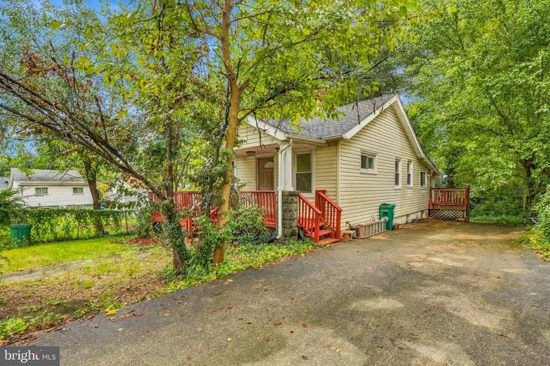 6007 38th Pl, Hyattsville, MD 20782