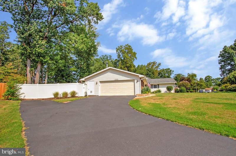 12929 Victoria Heights Dr, Bowie, MD 20715