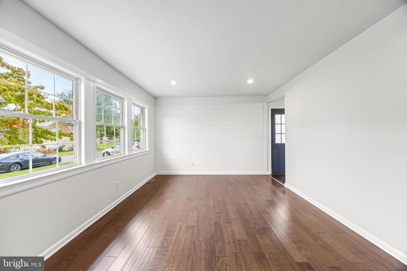 8483 Arbutus Rd, Pasadena, MD 21122