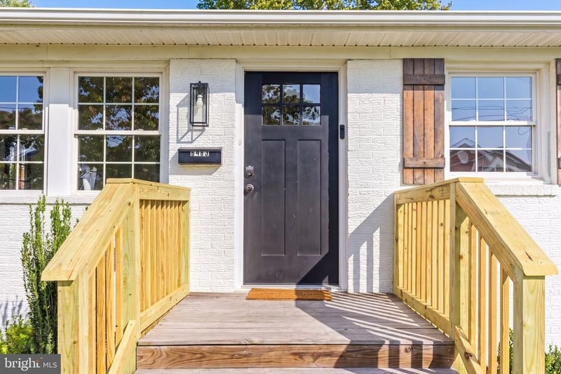8483 Arbutus Rd, Pasadena, MD 21122