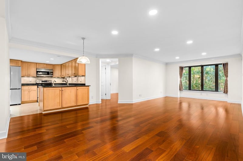 1080 Wisconsin Ave NW #2011, Washington, DC 20007