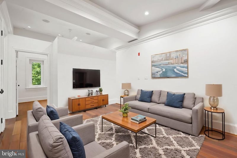 936 Madison St NW #201, Washington, DC 20011